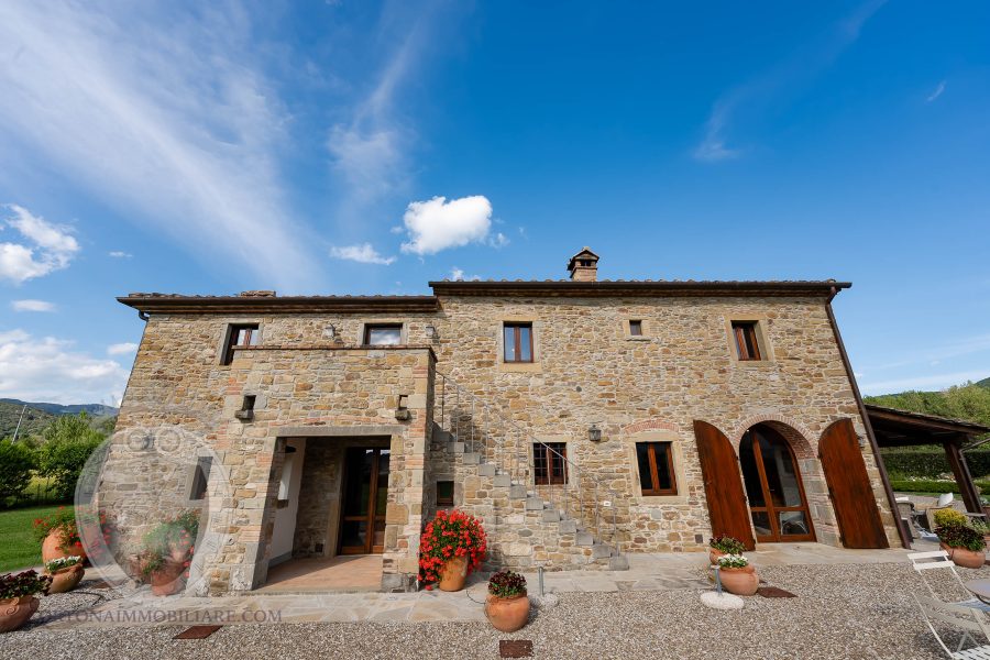 Villa with pool and garden
