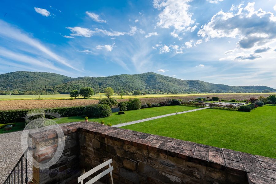 Villa with pool and garden