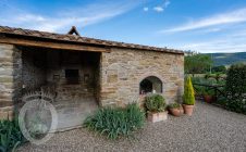 Villa con piscina e giardino