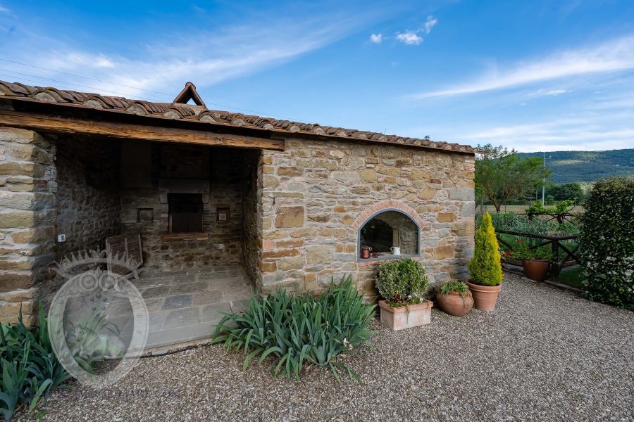 Villa con piscina e giardino