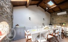 Villa con piscina e giardino