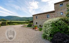 Villa con piscina e giardino