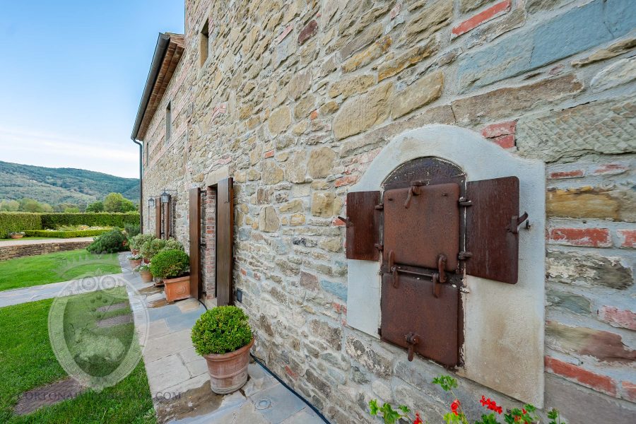Villa with pool and garden