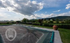 Villa con piscina e giardino