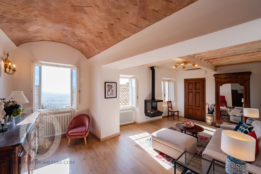 Apartment in the center with terrace