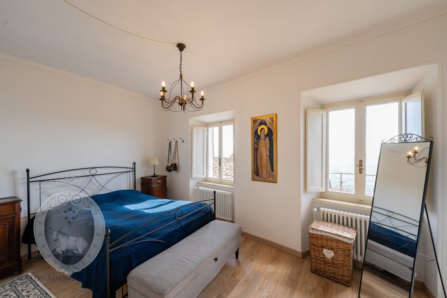 Apartment in the center with terrace