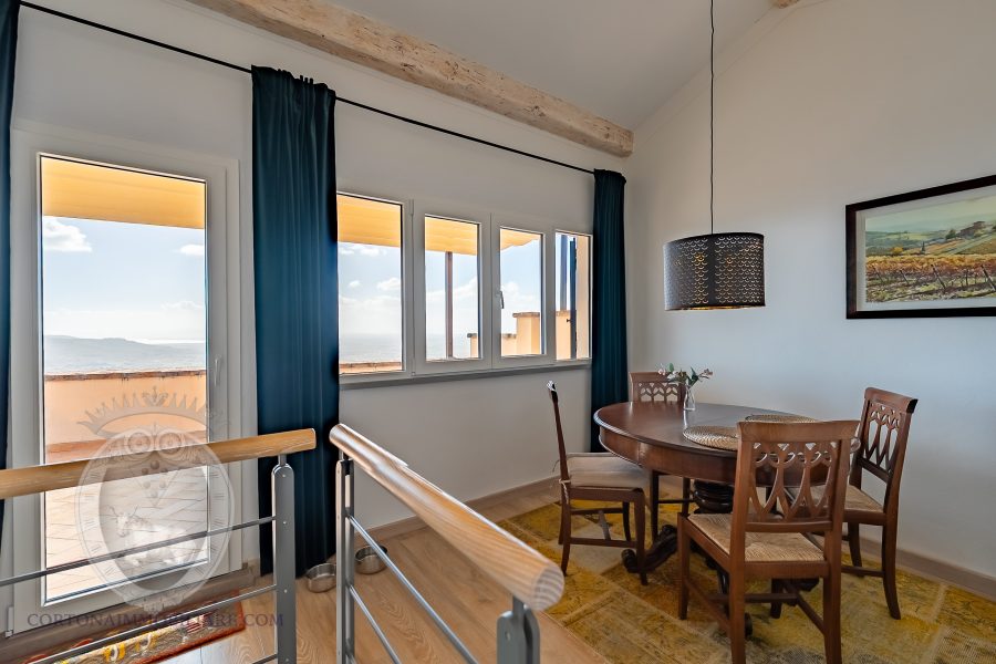 Apartment in the center with terrace