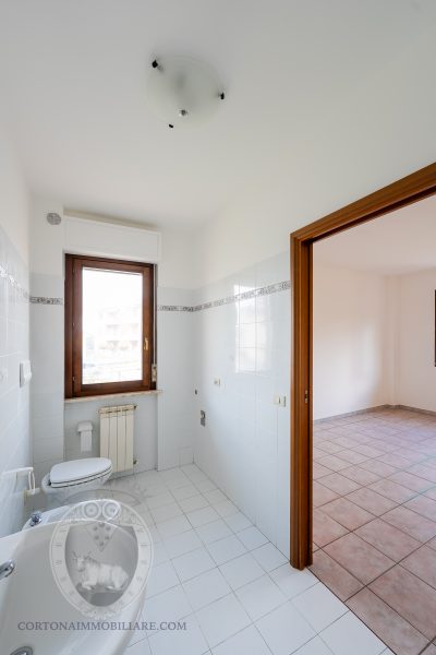 Apartment with garden