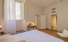 Apartment in the center with garden