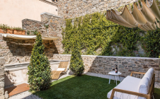 Apartment in the center with garden