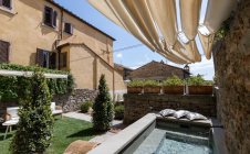 Apartment in the center with garden