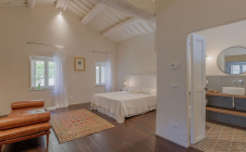 Apartment in the center with garden