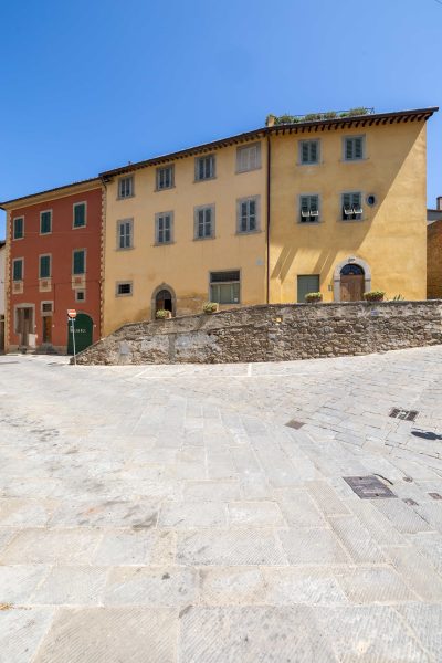 Townhouse in the center