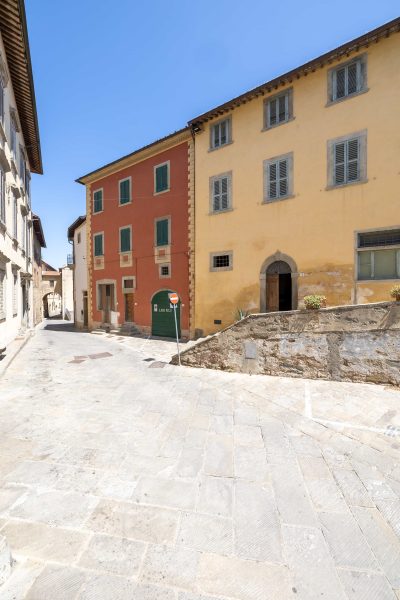 Townhouse in the center