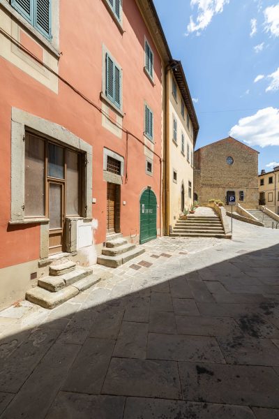 Townhouse in the center