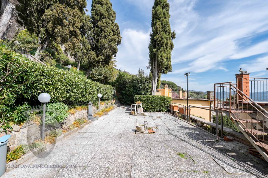 Villa in centro con giardino