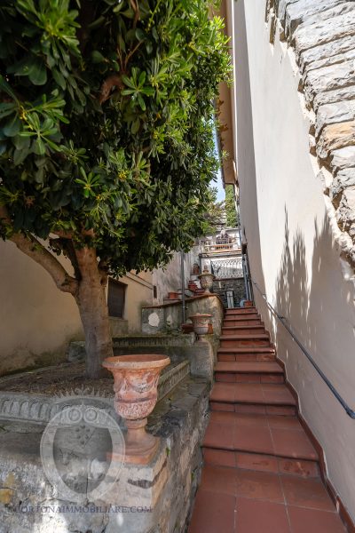 Villa in centro con giardino