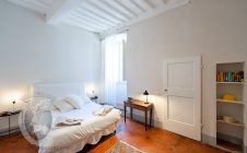 Apartment in the center with garden