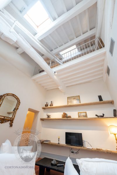 Apartment in the center with garden