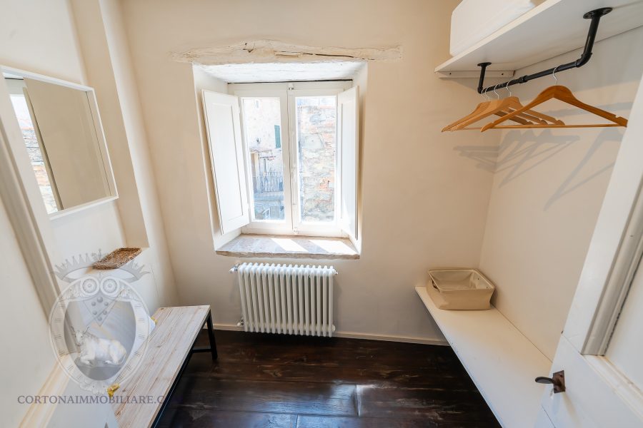 Apartment in the center with garden