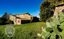 Casale con annessi