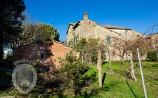 Farmhouse with annexes