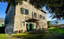 Farmhouse with annexes