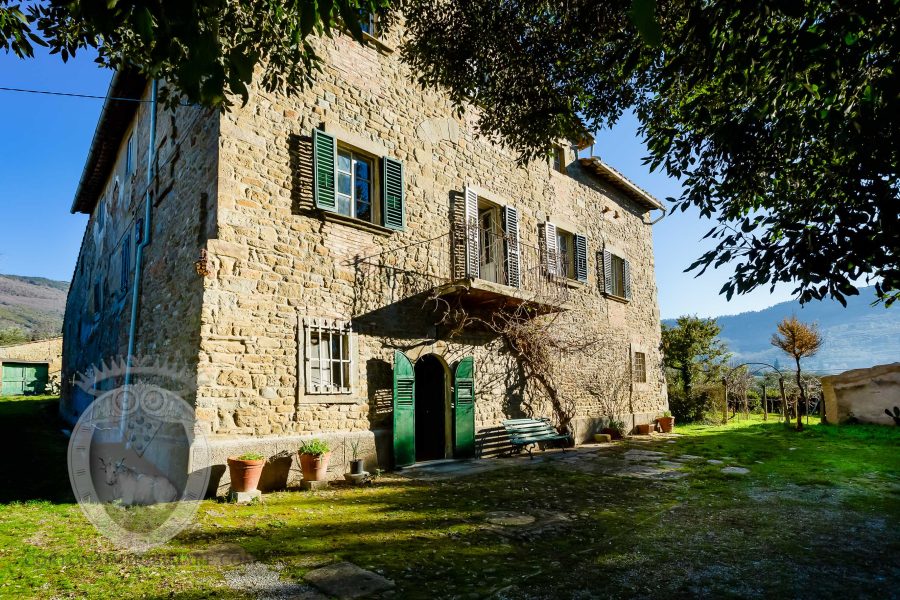 Farmhouse with annexes