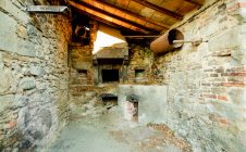 Casale con annessi