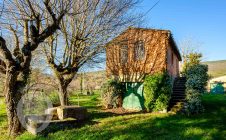 Casale con annessi