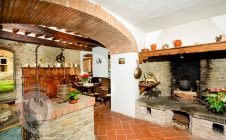 Casale con annessi