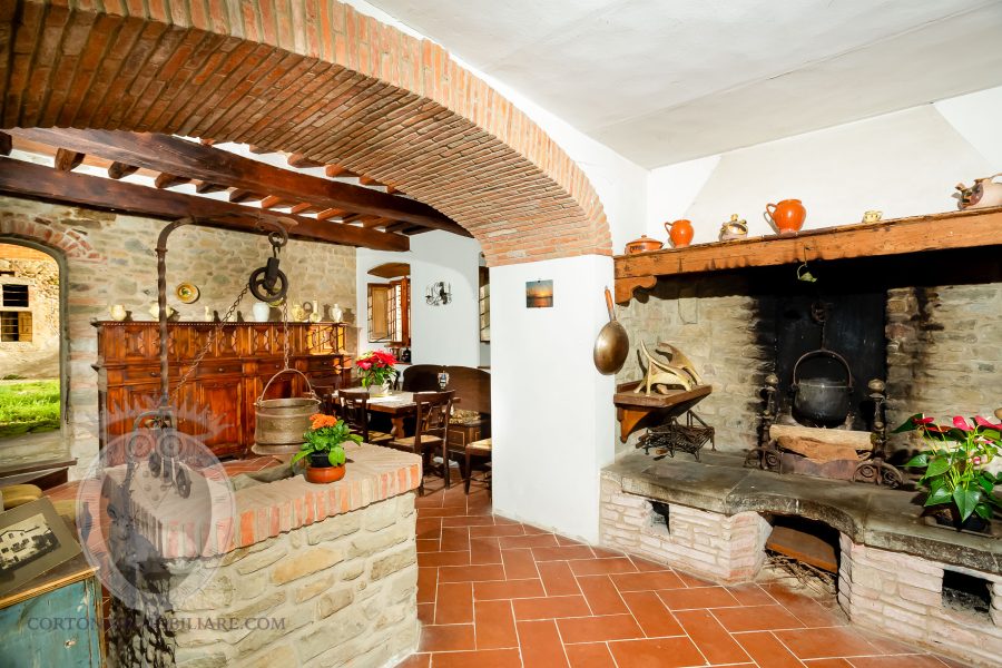 Casale con annessi