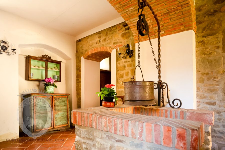 Casale con annessi