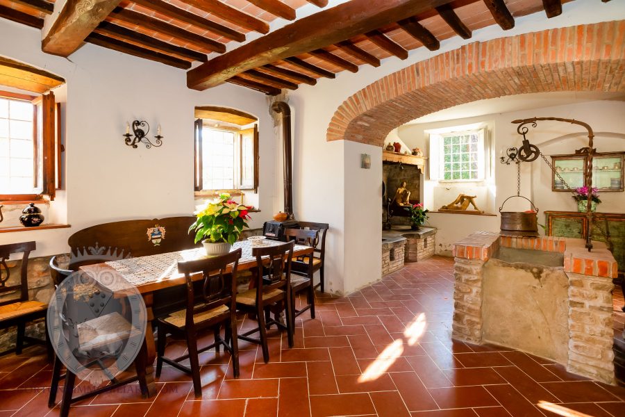 Farmhouse with annexes