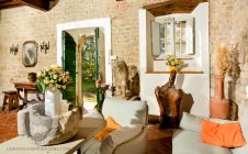 Farmhouse with annexes