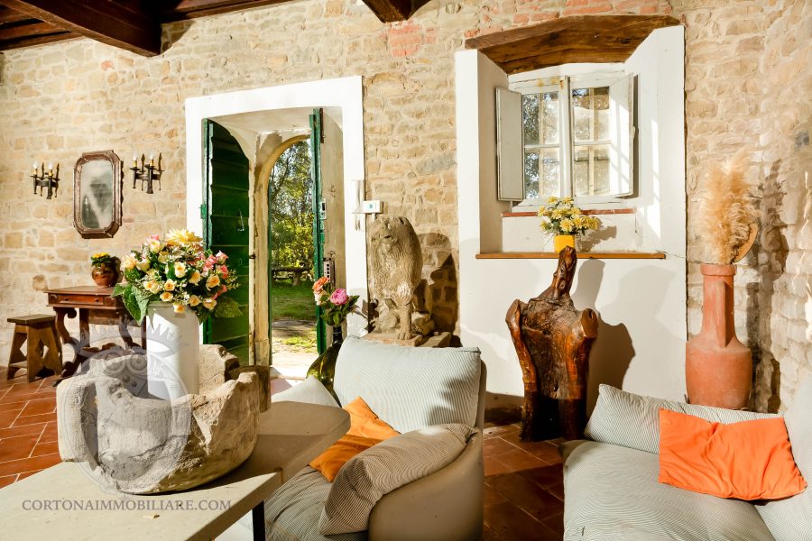 Farmhouse with annexes