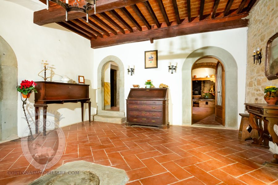 Casale con annessi