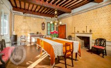 Farmhouse with annexes