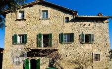 Farmhouse with annexes