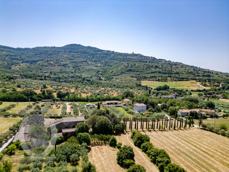 Farmhouse with annexes