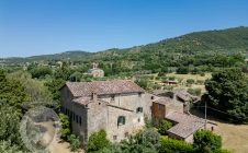 Casale con annessi