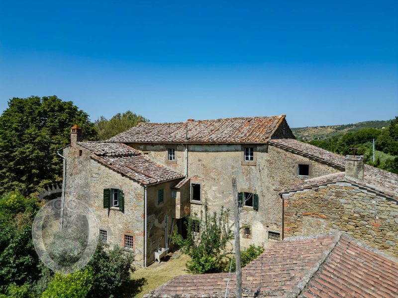 Casale con annessi