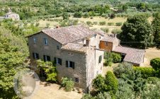 Farmhouse with annexes