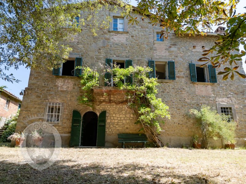Farmhouse with annexes