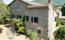 Farmhouse with annexes