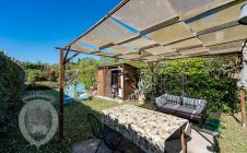 Casa con giardino e piscina