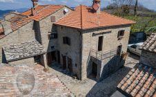 Stone farmhouse with annex and swimming pool