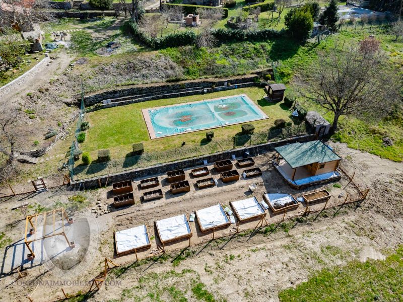 Stone farmhouse with annex and swimming pool