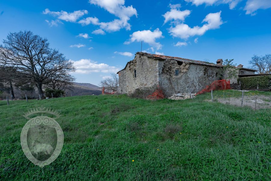 Colonica in pietra