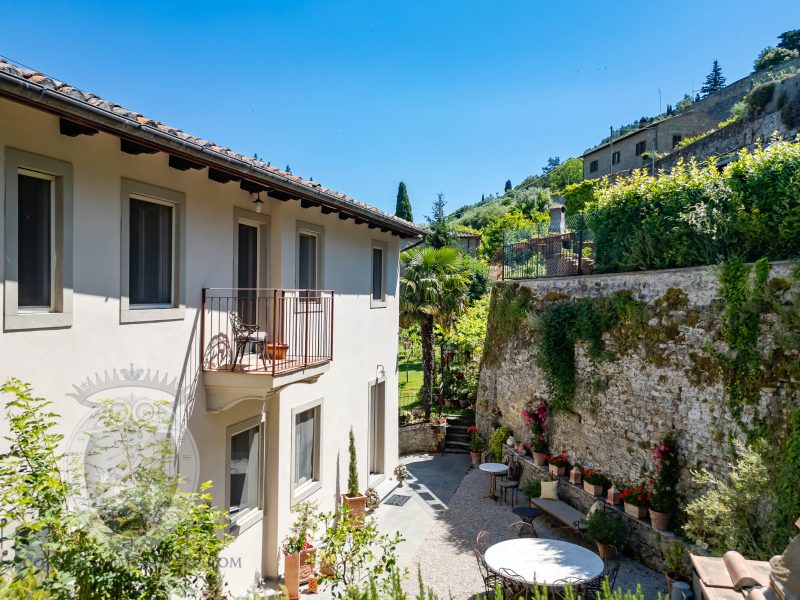 Villa in centro con giardino